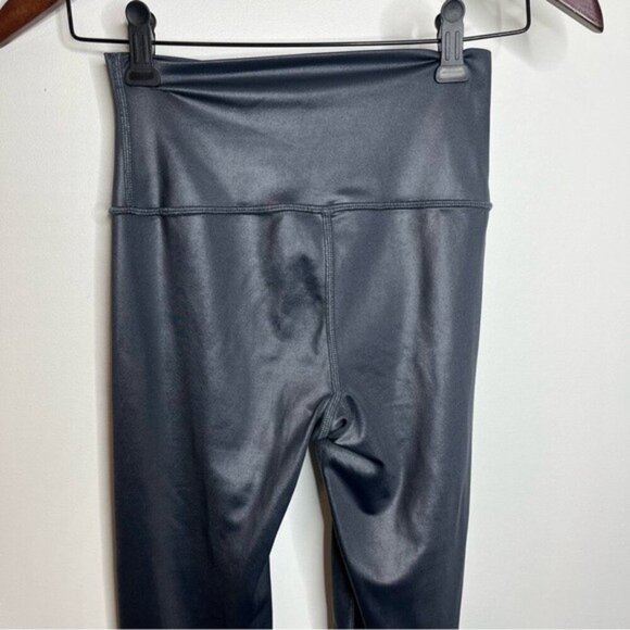 Alo Yoga Women’s Size Small High Waist Airlift Legging Steel Grey 7/8 Leg - Picture 4 of 11